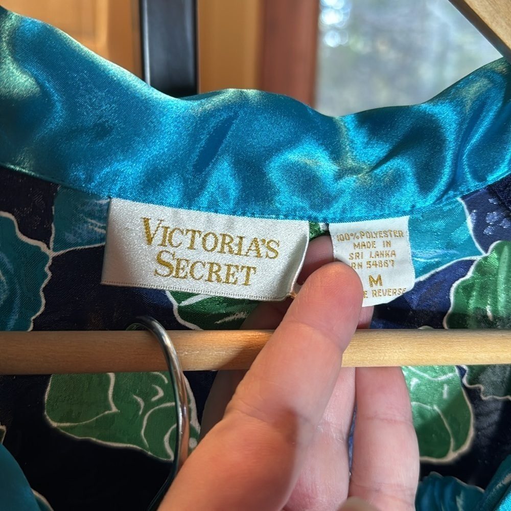Vintage Victoria’s Secret Gold Label Satin Pajama Set Seashell Print Medium - Picture 4 of 8